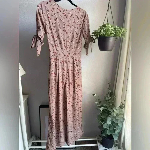 NWT SHOWPO floral high neck sleeve jumpsuit - Picture 6 of 8